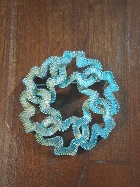 Silver Trifari Ribbonette Filigree Ruffled Elegant Statement Brooch Vintage